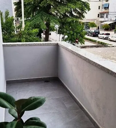 Aaa