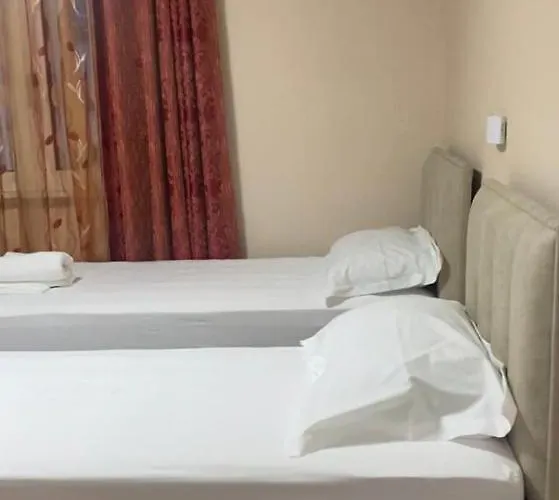 Aaa Couette-café 3*